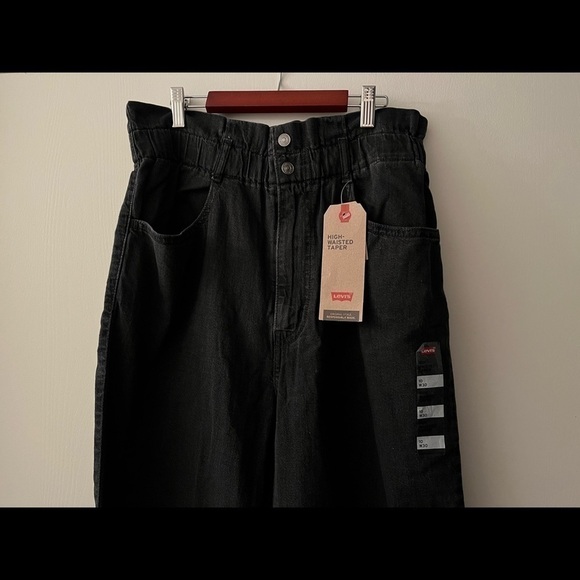 🌟𝅺LEVI'S Jeans High-Waisted Tapered. 🌟Discounted Shipping🌟 - Picture 1 of 3